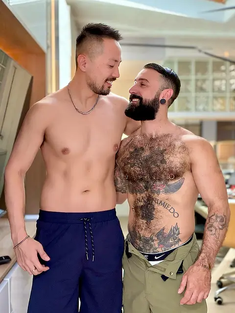 Adam Cum, Rober Go